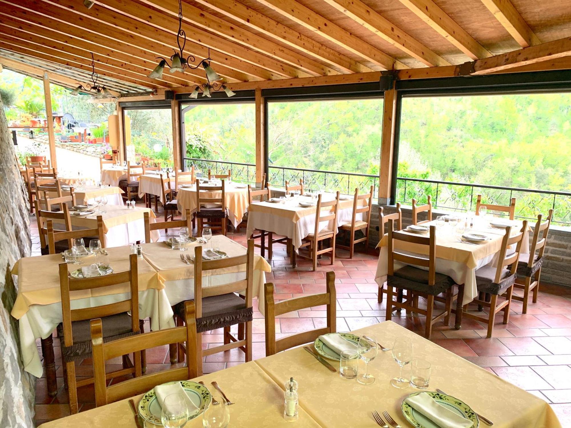 La Favorita Apricale B&B & Ristorante Екстериор снимка